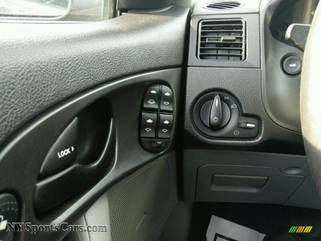 2006 Focus ZX4 SES Sedan - Liquid Grey Metallic / Dark Flint/Light Flint photo #10