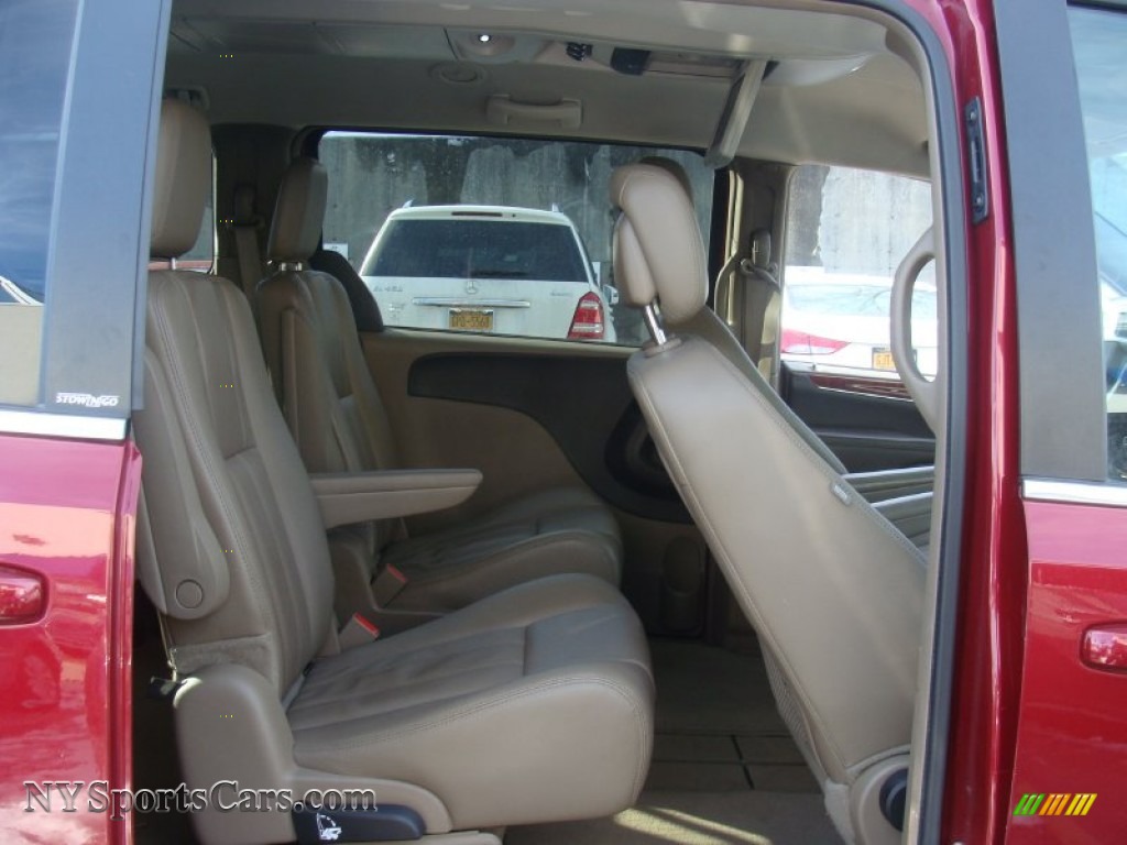2013 Town & Country Touring - Deep Cherry Red Crystal Pearl / Dark Frost Beige/Medium Frost Beige photo #21