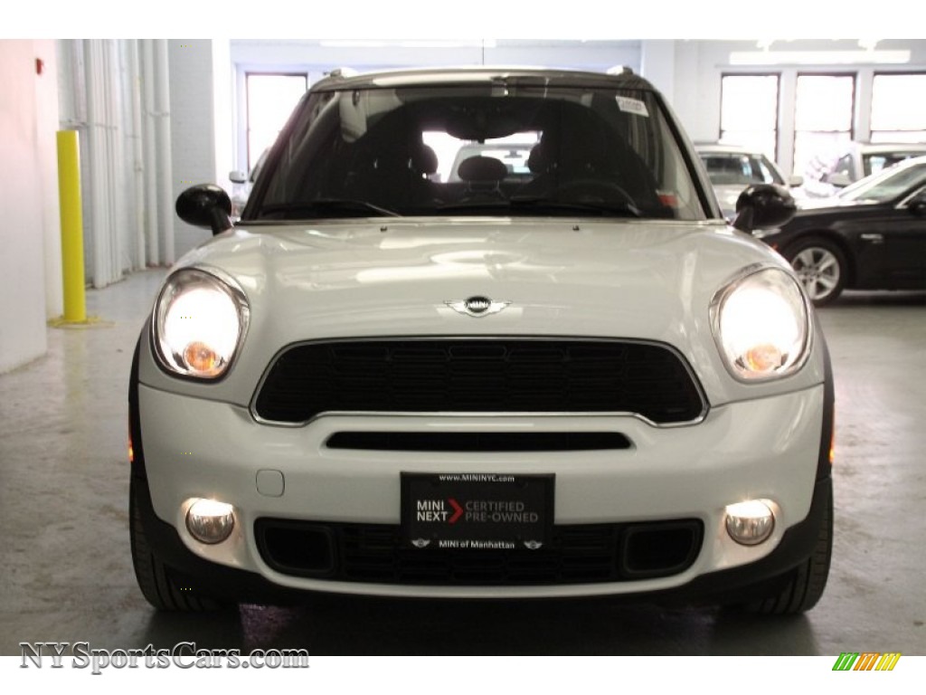 2012 Cooper S Countryman All4 AWD - Light White / Pure Red Leather/Cloth photo #2
