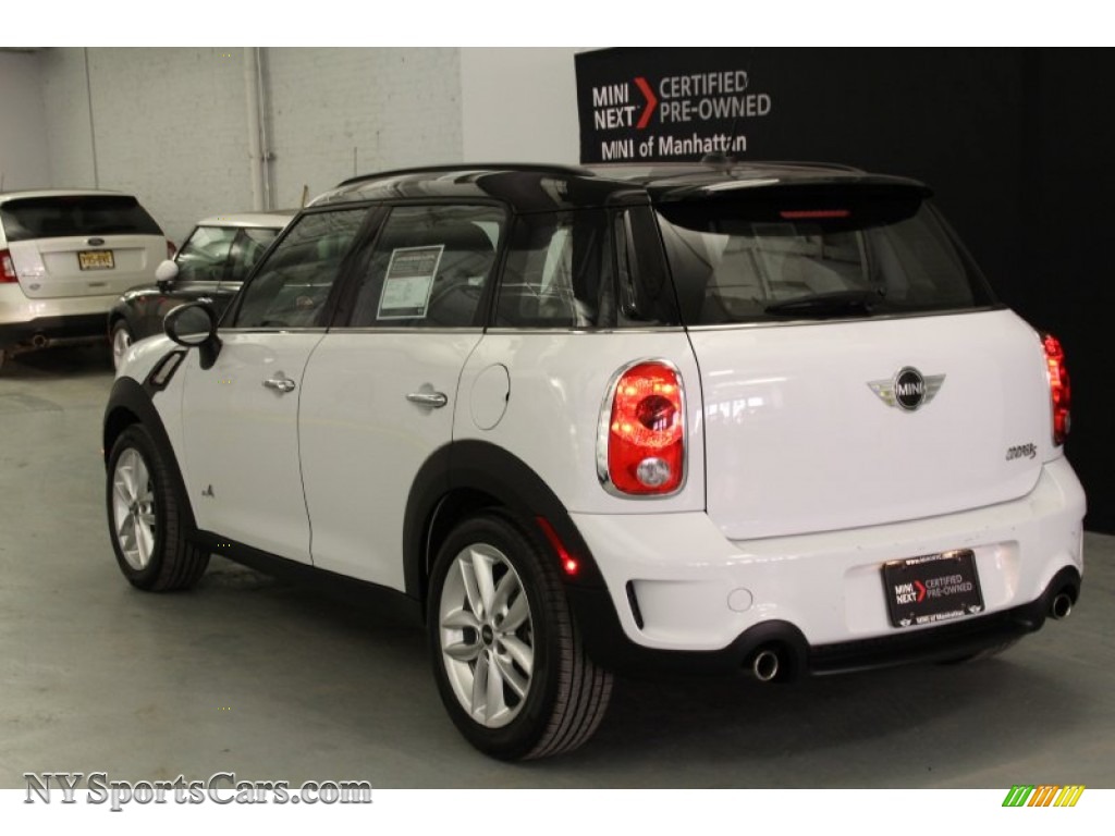 2012 Cooper S Countryman All4 AWD - Light White / Pure Red Leather/Cloth photo #4