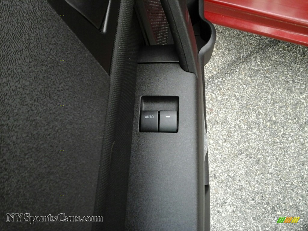 2010 Focus SE Coupe - Sangria Red Metallic / Charcoal Black photo #17