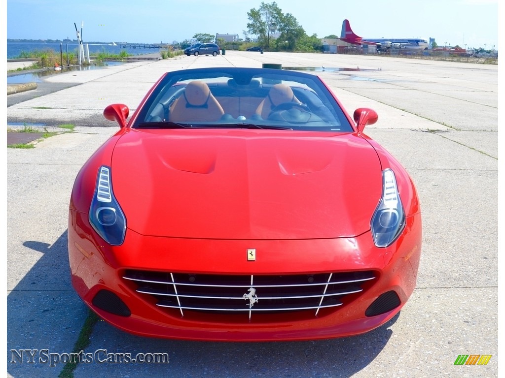 2015 California T - Rosso Scuderia / Cuoio photo #27 2015 California T - Rosso Scuderia / Cuoio photo #27