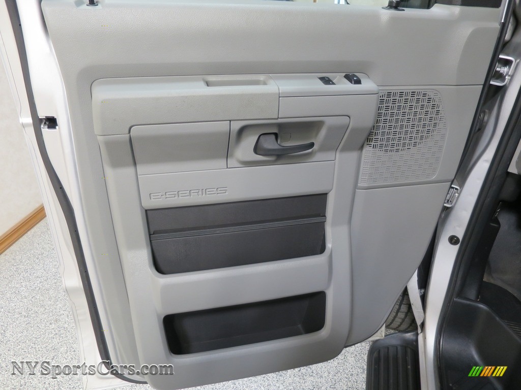 2013 E Series Van E350 XL Extended Passenger - Ingot Silver Metallic / Medium Flint photo #18