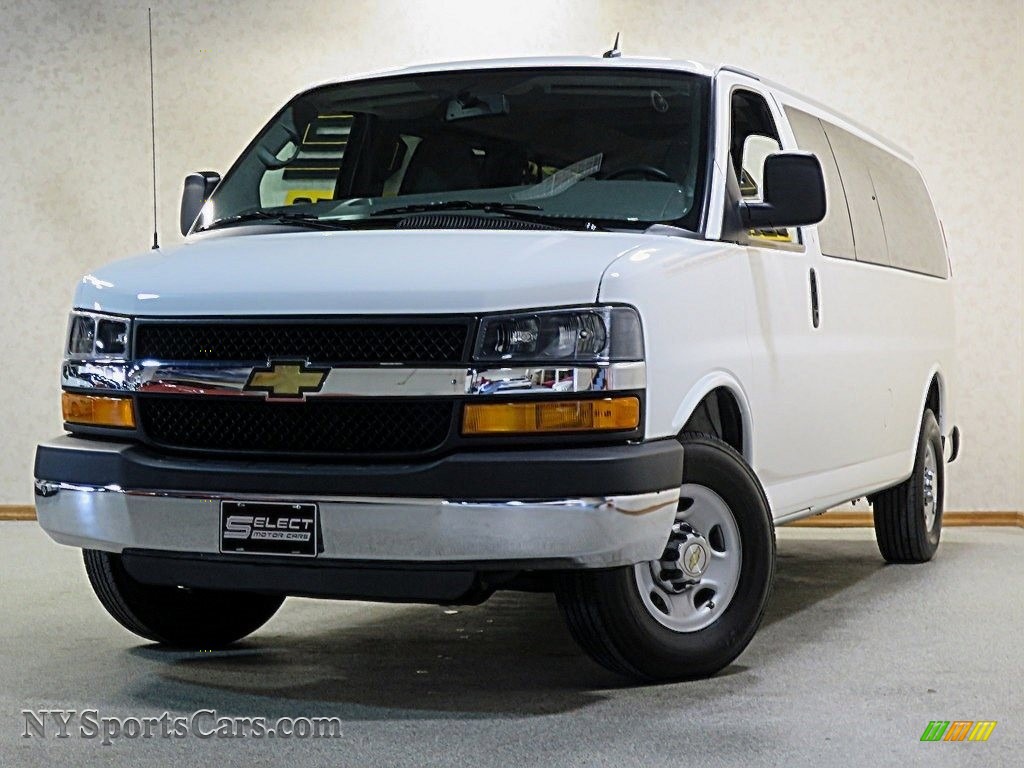 Summit White / Medium Pewter Chevrolet Express 3500 Passenger Extended LT