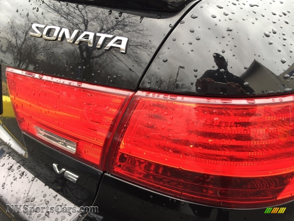 2010 Sonata SE V6 - Ebony Black / Gray photo #21