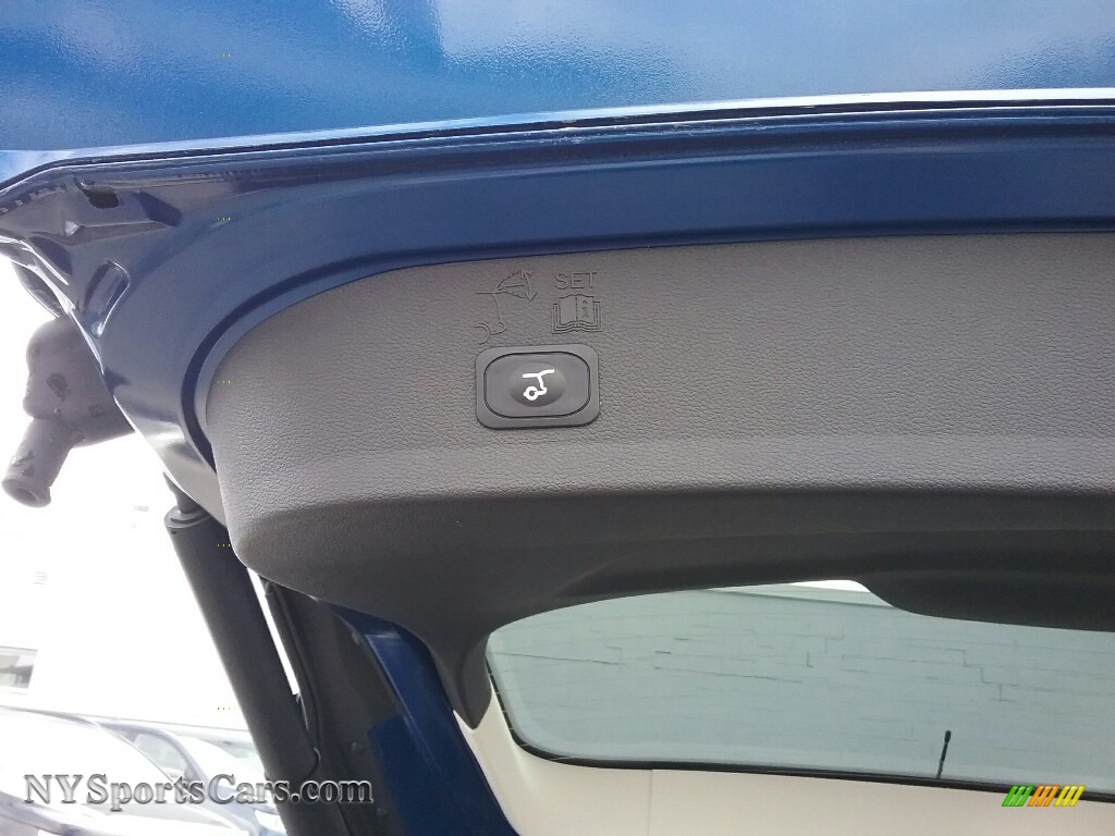 2017 Escape SE 4WD - Lightning Blue / Charcoal Black photo #22