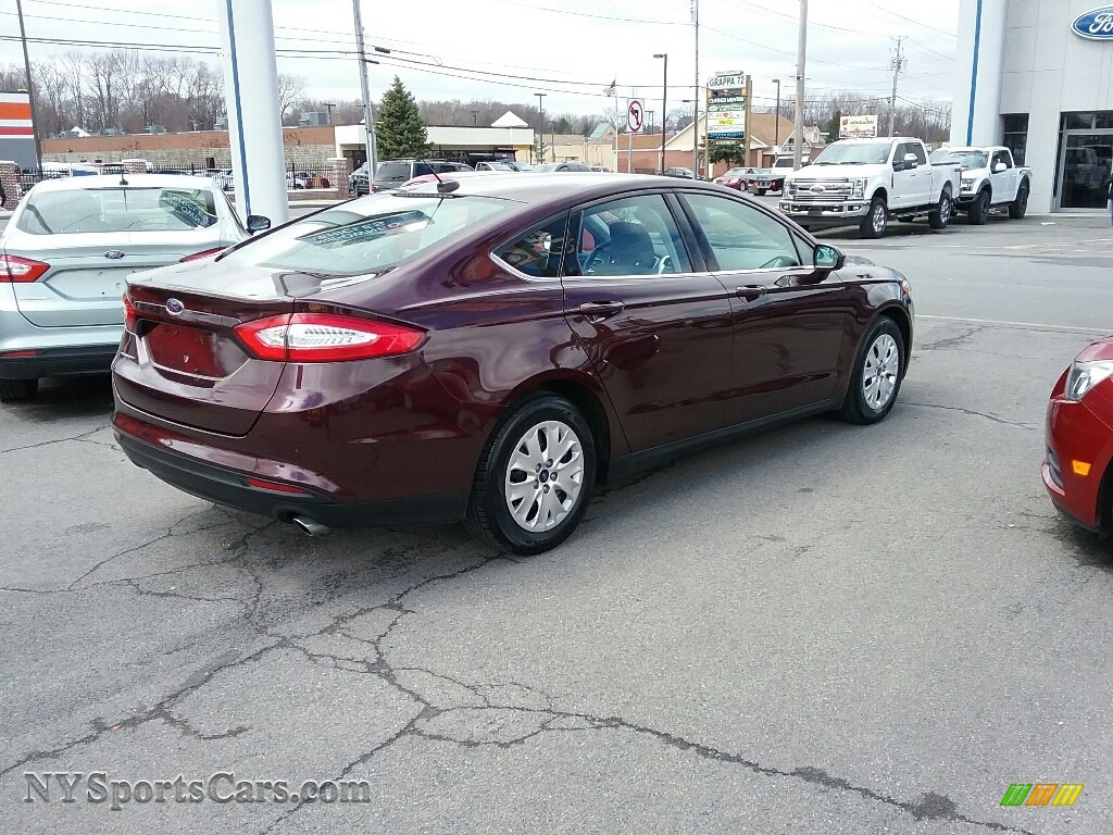 2013 Fusion S - Bordeaux Reserve Red Metallic / Earth Gray photo #4