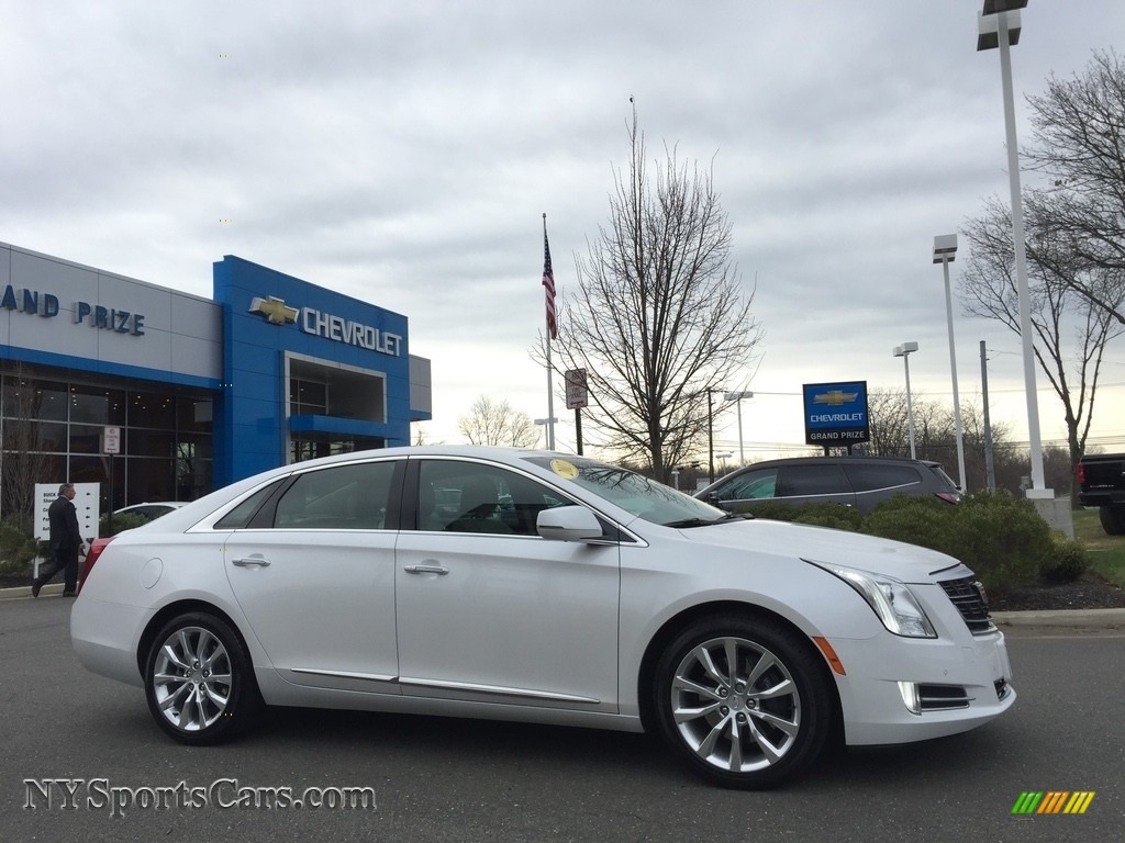 2017 XTS Luxury AWD - Crystal White Tricoat / Shale w/Cocoa Accents photo #4
