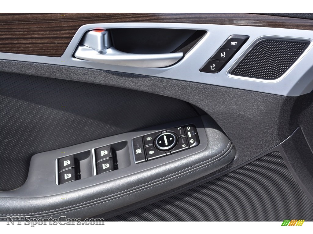 2015 Genesis 3.8 Sedan - Santiago Silver / Black photo #9