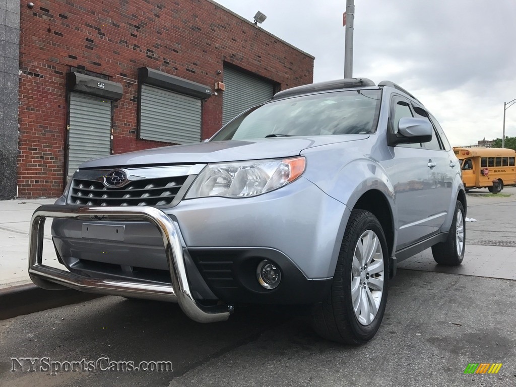 2013 Forester 2.5 X Limited - Ice Silver Metallic / Black photo #3