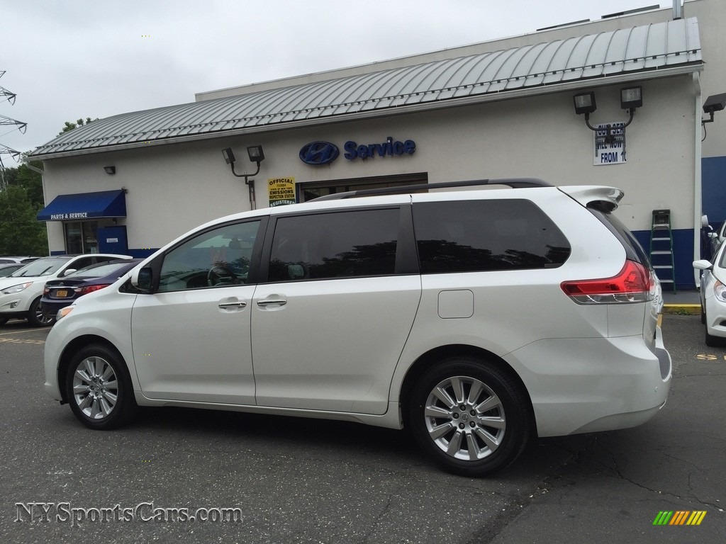 2011 Sienna Limited AWD - Blizzard White Pearl / Light Gray photo #6