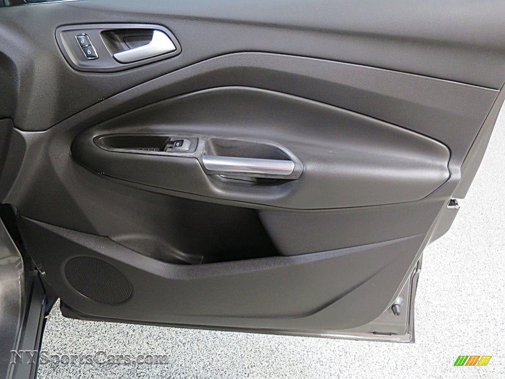 2014 Escape SE 1.6L EcoBoost 4WD - Sterling Gray / Charcoal Black photo #19 2014 Escape SE 1.6L EcoBoost 4WD - Sterling Gray / Charcoal Black photo #19
