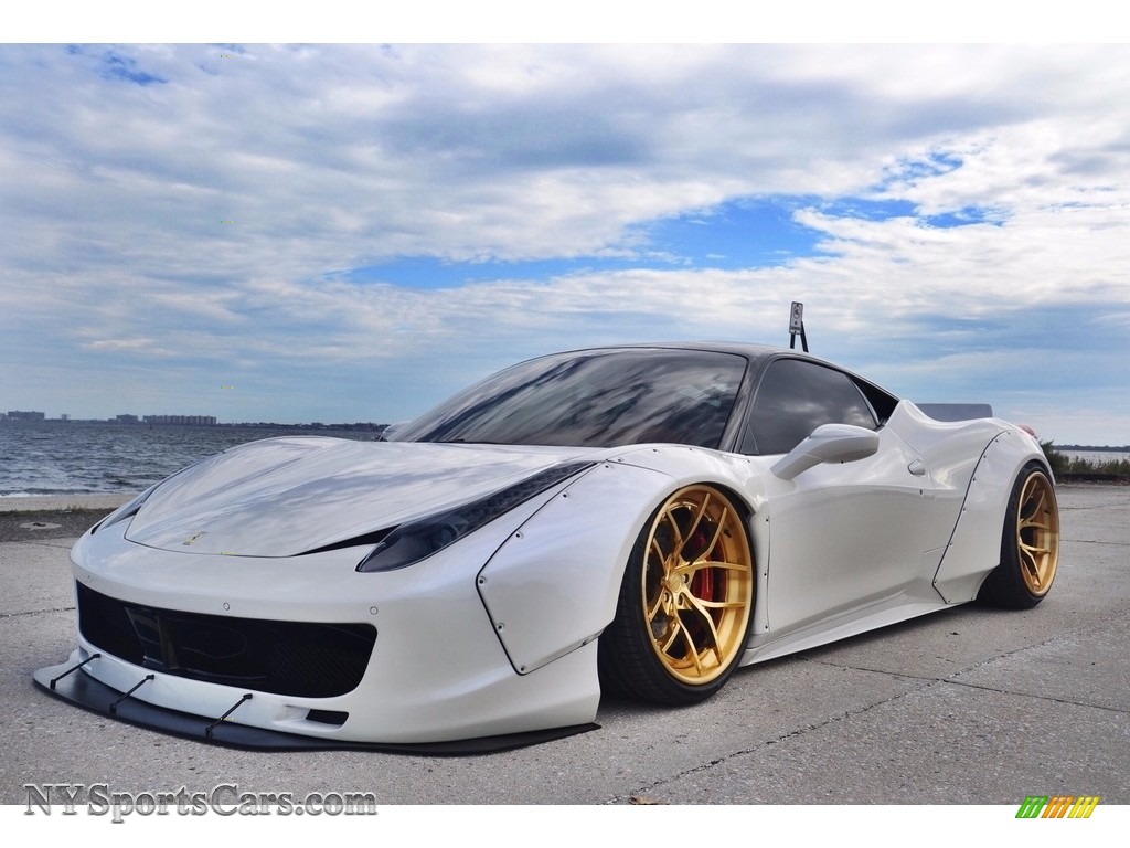 Bianco Avus / Rosso Ferrari 458 Italia