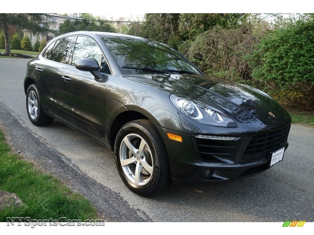 2018 Macan - Volcano Grey Metallic / Black/Garnet Red photo #7 2018 Macan - Volcano Grey Metallic / Black/Garnet Red photo #7