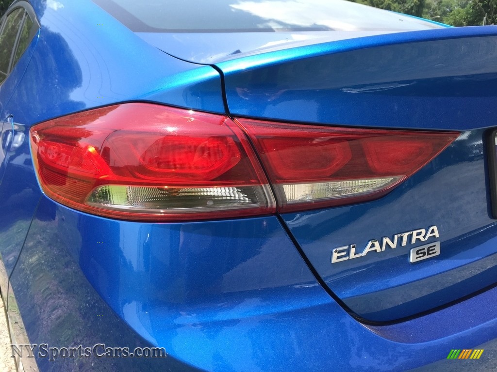 2017 Elantra SE - Electric Blue / Gray photo #21