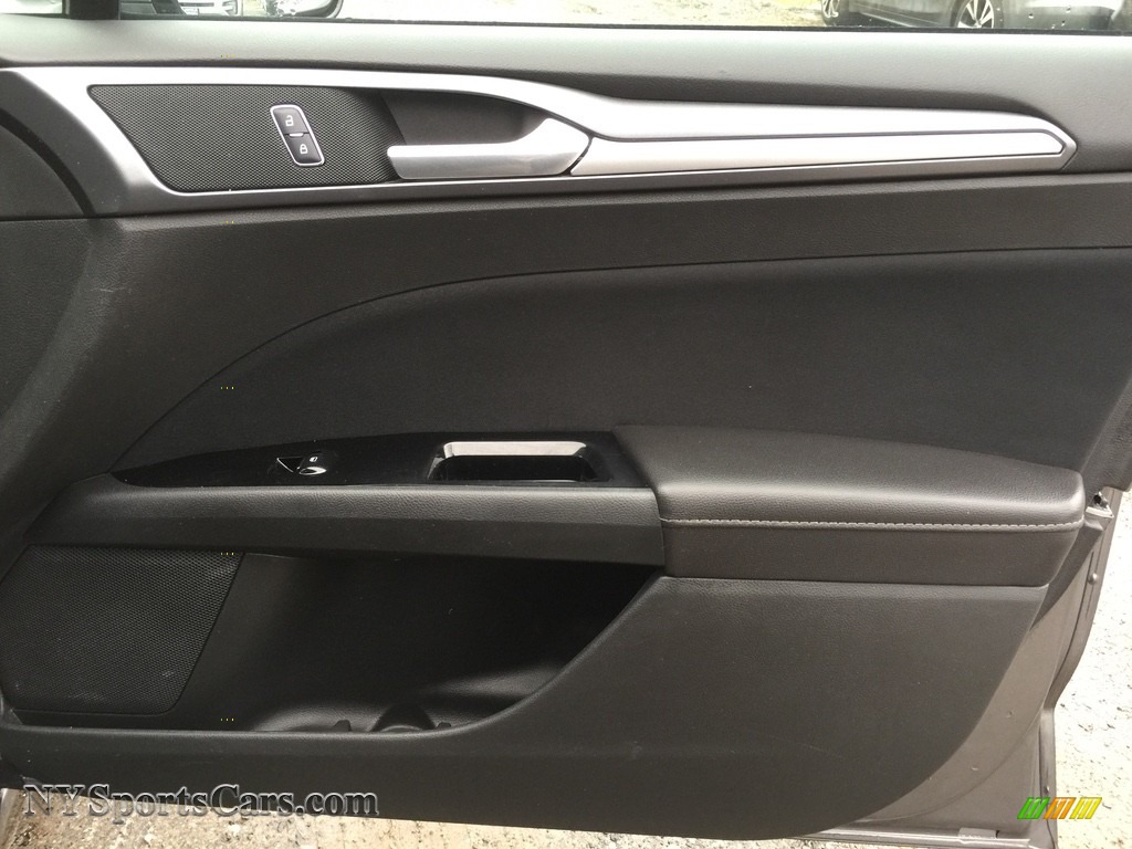 2014 Fusion SE - Sterling Gray / Charcoal Black photo #25