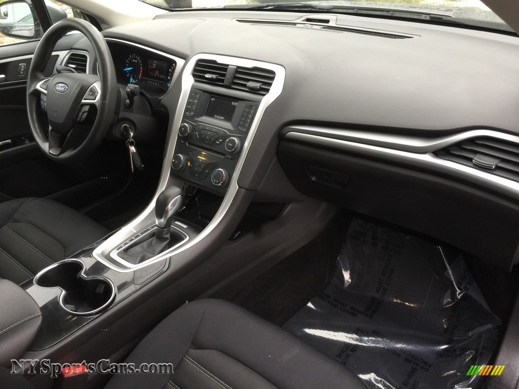 2014 Fusion SE - Sterling Gray / Charcoal Black photo #26