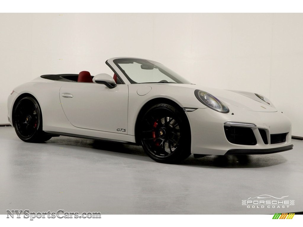 White / Black/Bordeaux Red Porsche 911 4 GTS Coupe