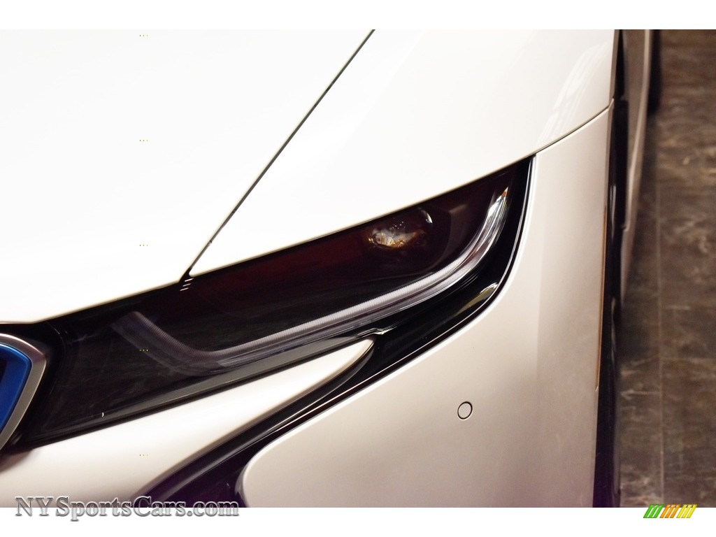 2019 i8 Roadster - Crystal White Pearl Metallic / Giga Amido photo #9