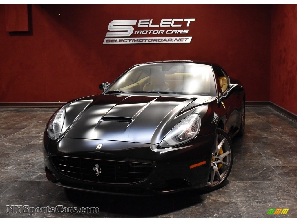 Nero (Black) / Beige Ferrari California 