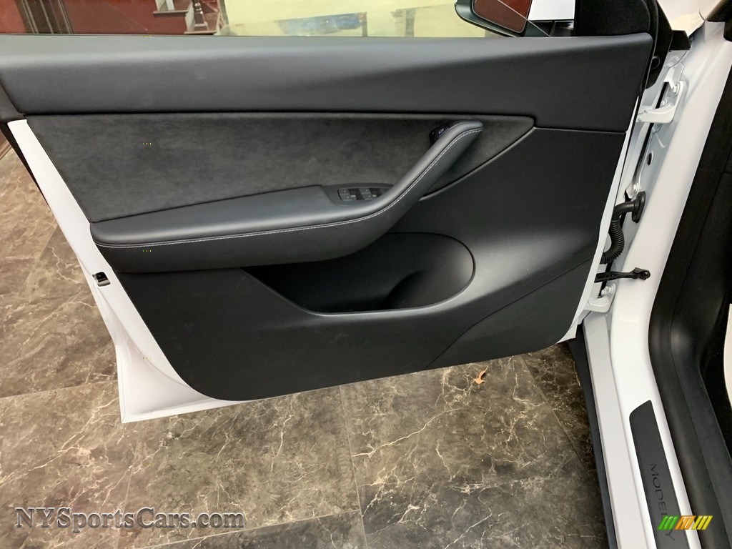 2022 Model Y Performance AWD - Pearl White Multi-Coat / Black photo #9