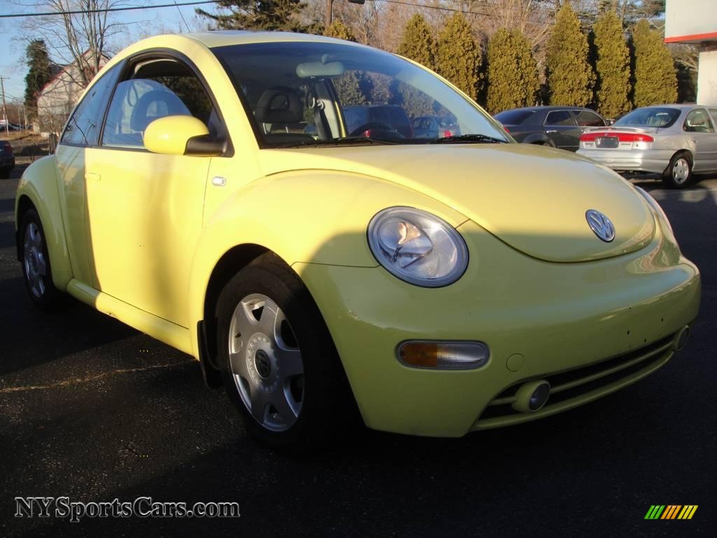 2001 Volkswagen New Beetle GLS TDI Coupe in Yellow photo