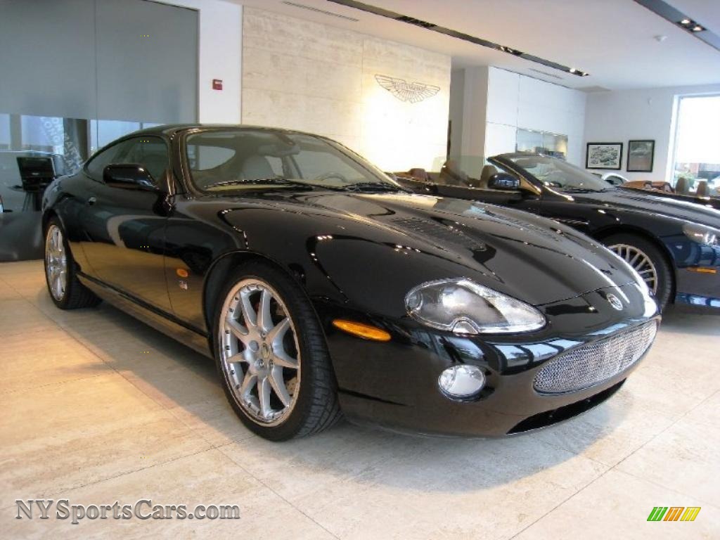 Ebony Black / Cashmere Jaguar XK XKR Coupe Ebony Black / Cashmere Jaguar XK XKR Coupe