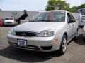 Ford Focus ZX4 SE Sedan in CD Silver Metallic