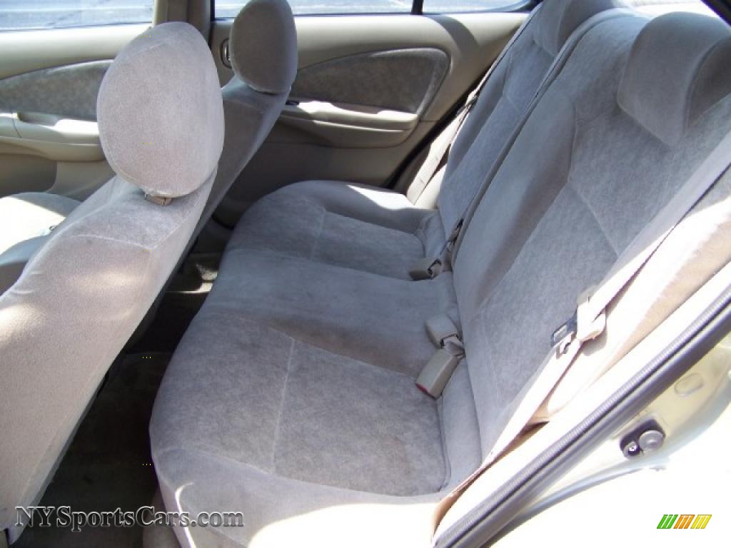 nissan sentra radium color