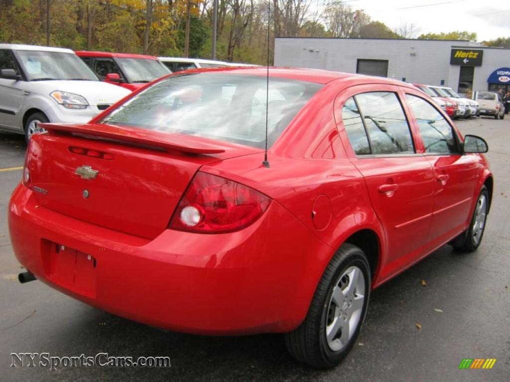2005 Chevrolet Cobalt Sedan in Victory Red photo #2 ...