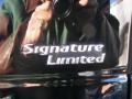 Lincoln Town Car Signature Limited Black photo #9