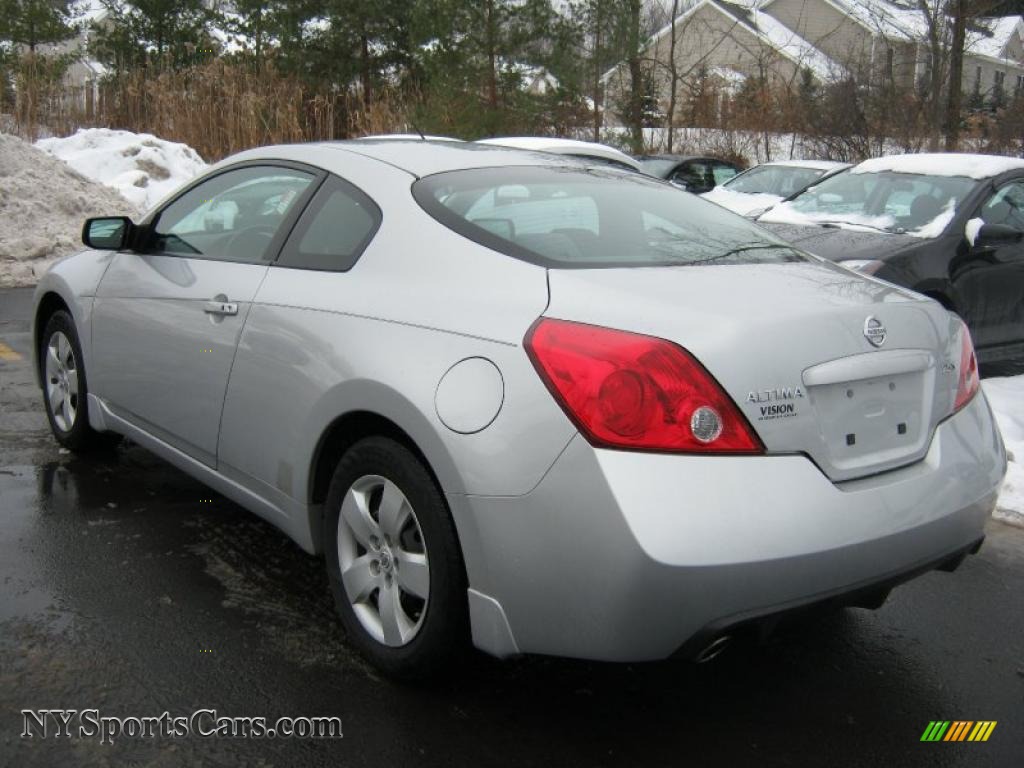 2008 Altima 2.5 S Coupe - Radiant Silver Metallic / Charcoal photo #15