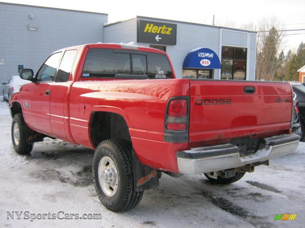 2000 Ram 2500 ST Extended Cab 4x4 - Flame Red / Mist Gray photo #12