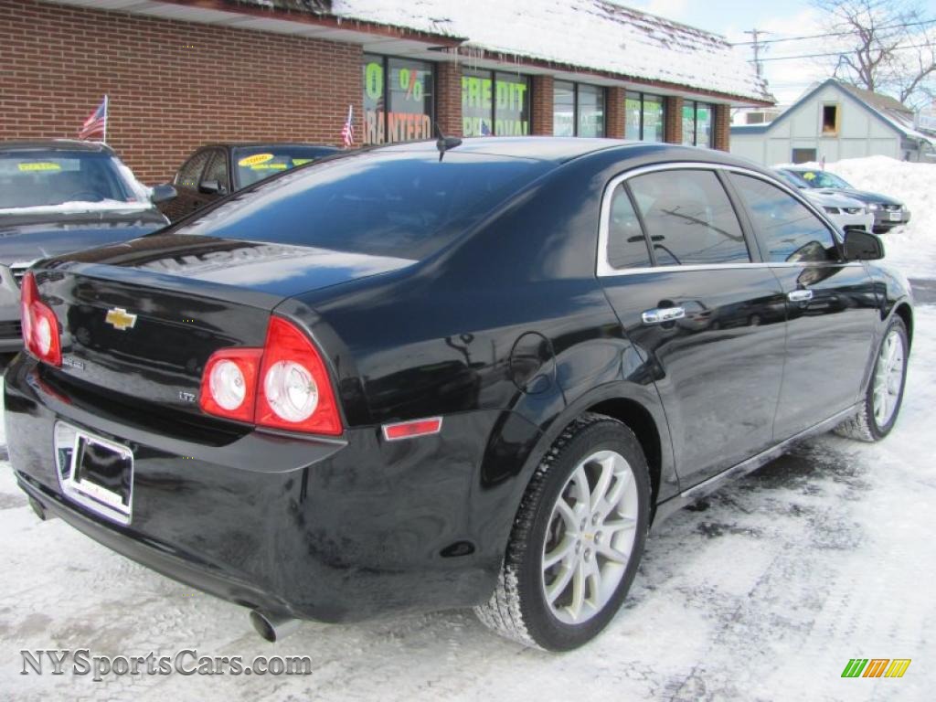 2009 Chevrolet Malibu LTZ Sedan in Black Granite Metallic photo 21