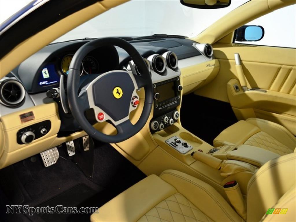 Машина Ferrari 612 Scaglietti салон