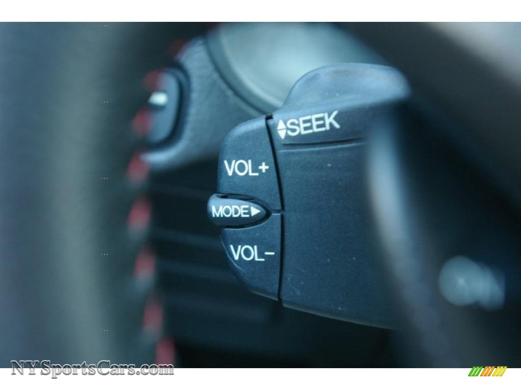 2006 Focus ZX4 ST Sedan - Liquid Grey Metallic / Charcoal/Red photo #7