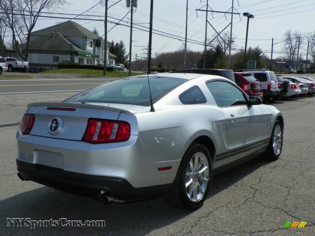 2011 Ford Mustang V6 Premium Coupe in Ingot Silver