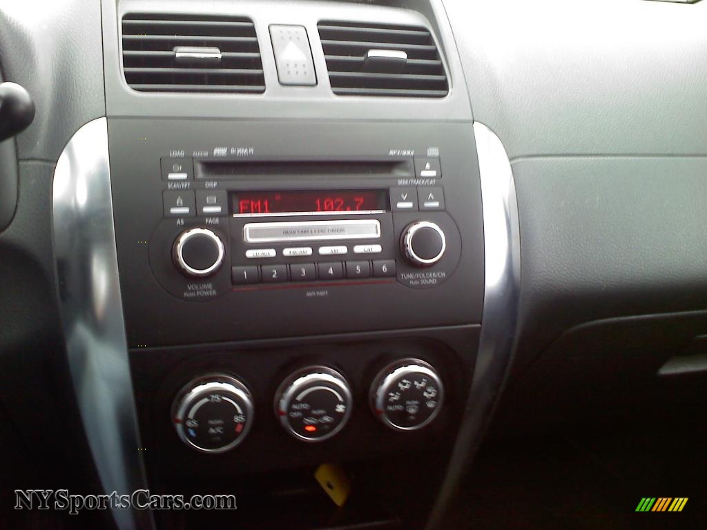 2008 SX4 Crossover Touring AWD - Vivid Red / Black photo #11