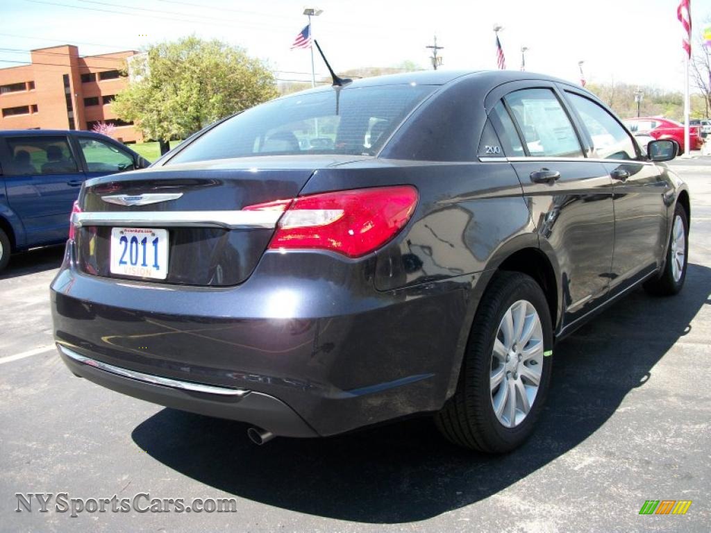 2011 Chrysler 200 Touring in Blackberry Pearl photo #2 ...