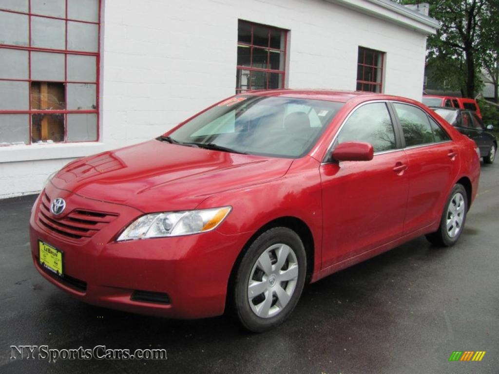 2007 Toyota Camry Le In Barcelona Red Metallic 085847