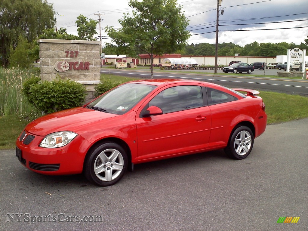 Victory Red / Ebony Pontiac G5 