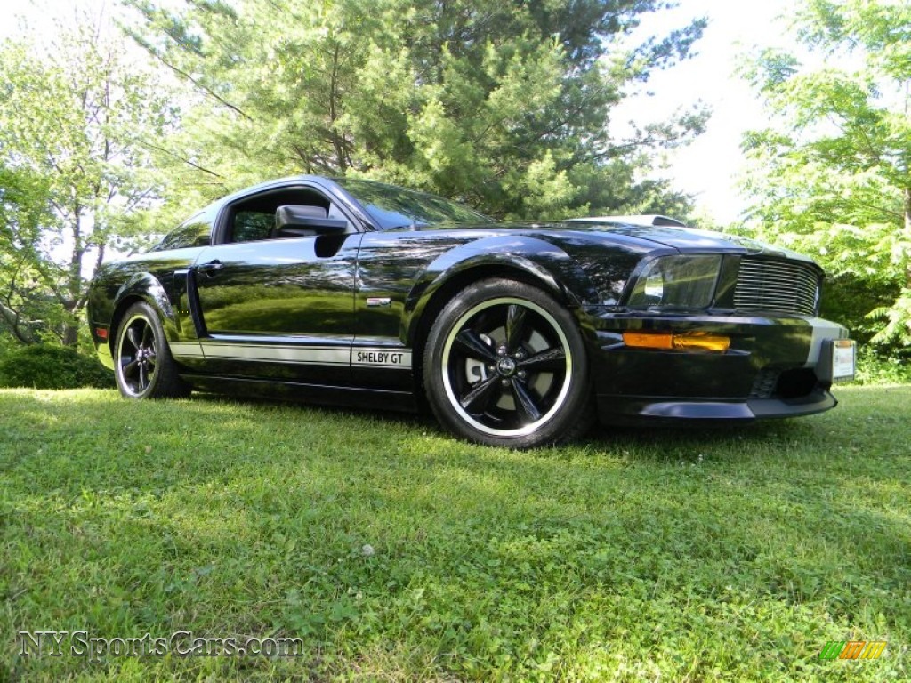 Black / Dark Charcoal Ford Mustang GT Premium Coupe