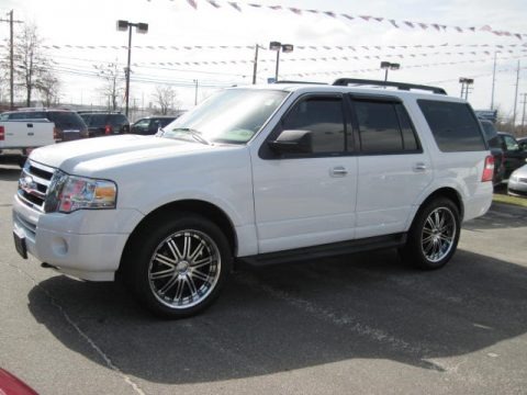 Oxford White 2010 Ford Expedition XLT 4x4