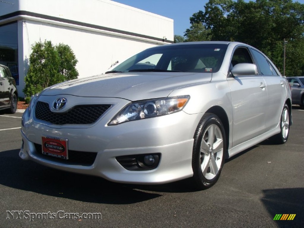 2010 Silver toyota camry se