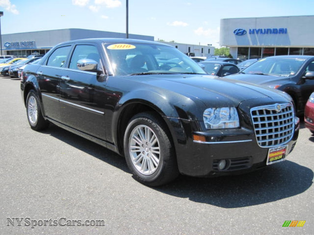 2010 Chrysler 300 Touring In Brilliant Black Crystal Pearl Photo 4