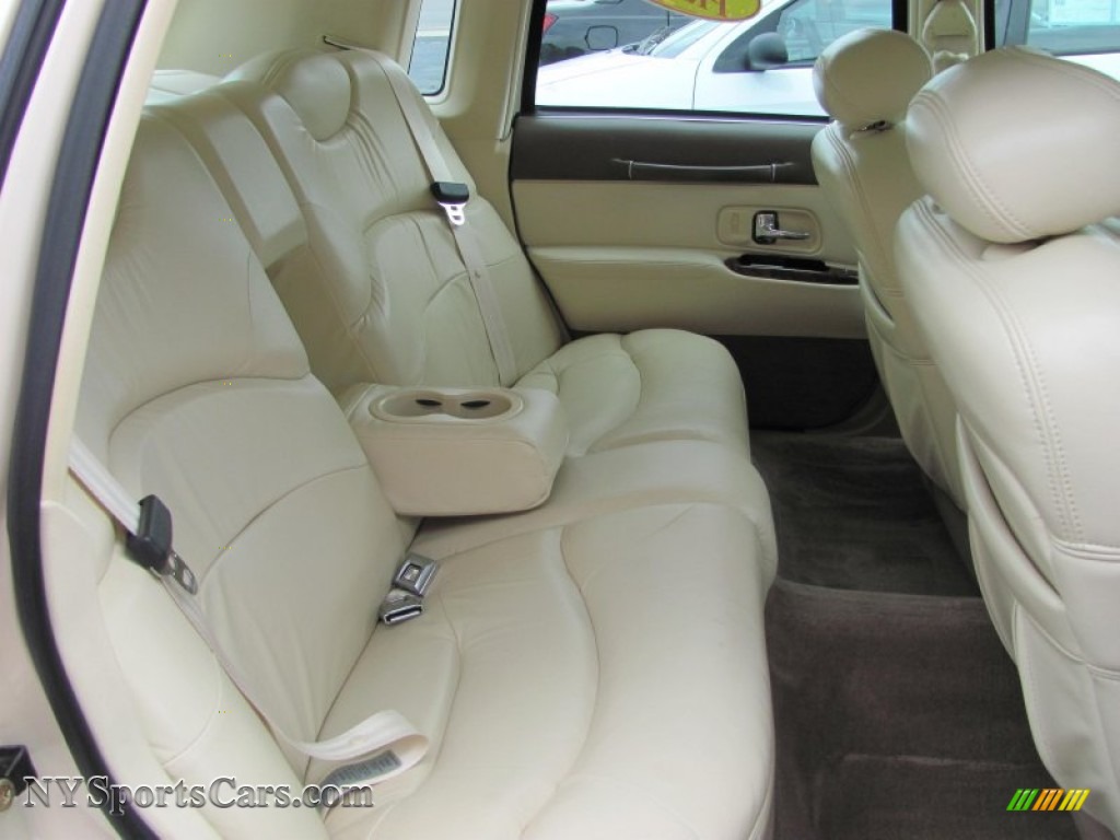 1997 Lincoln Town Car Signature in Light Prairie Tan ...