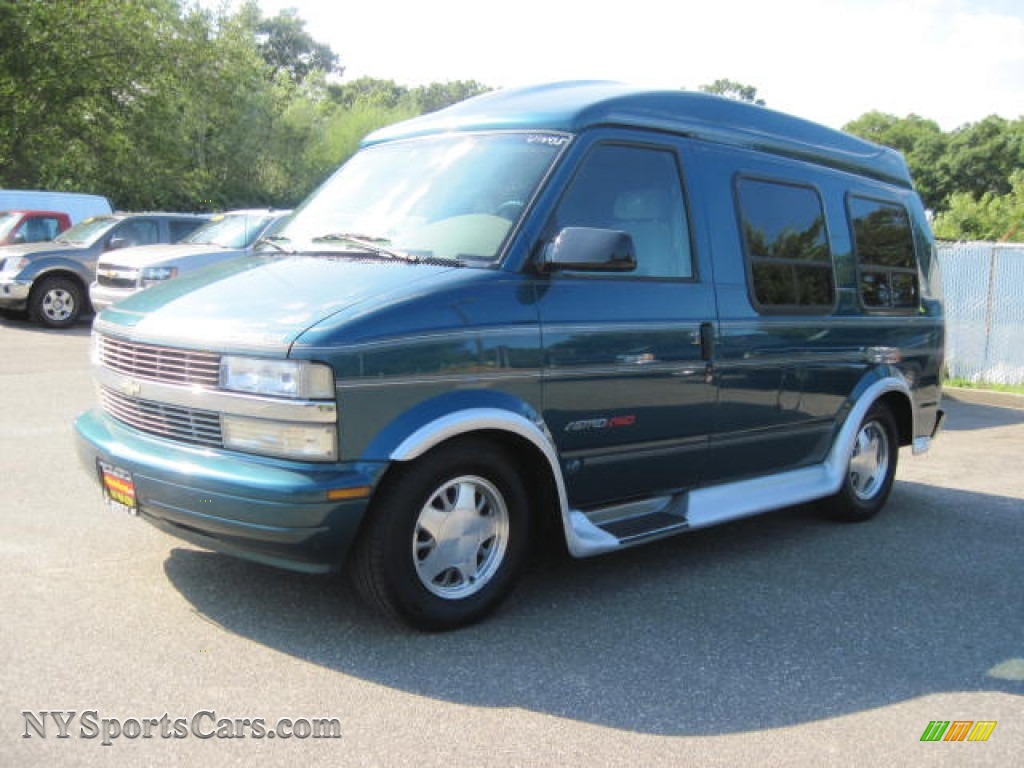 2000 Astro AWD Passenger Conversion Van - Teal Blue Metallic / Medium Gray photo #1