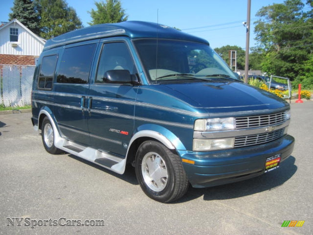 2000 Astro AWD Passenger Conversion Van - Teal Blue Metallic / Medium Gray photo #4