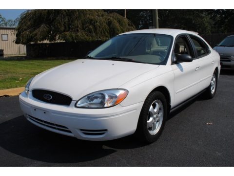 Vibrant White 2005 Ford Taurus SE