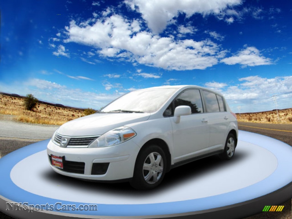 2008 Nissan versa white #10